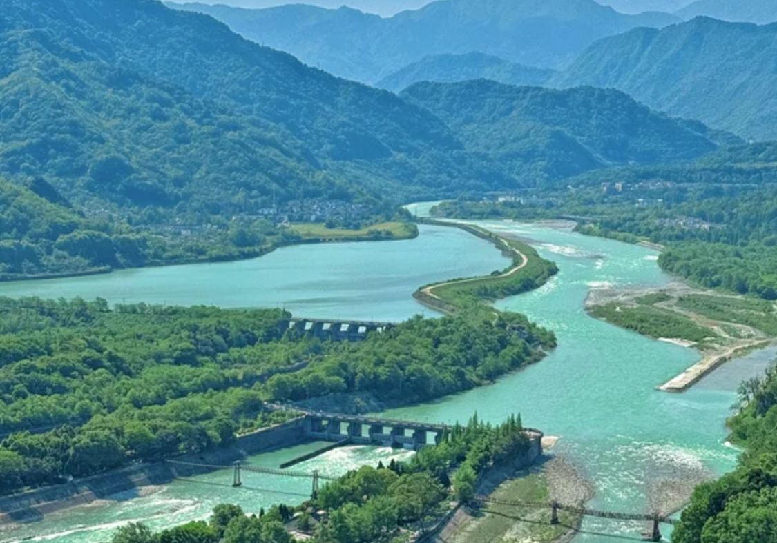 红人圈动态 | 2026成都网红打卡游避雷，纯玩持证导游，本地向导避开网红套路坑
