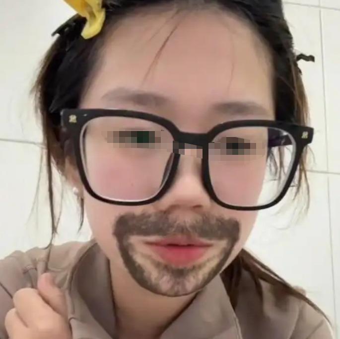 今日红人话题 | 女网红起诉4岁小孩猥亵自己,主播李老八锐评,压抑女来找画面的